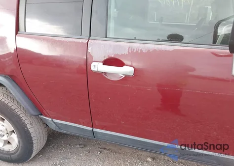 2008 Toyota Fj Cruiser z USA, uszkodzony, nr VIN JTEBU11F68K030590